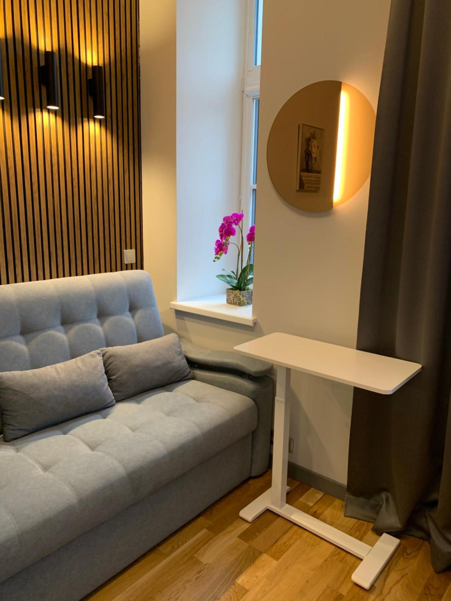Premium Design, Renovated 2024 Free Parking Apartment *